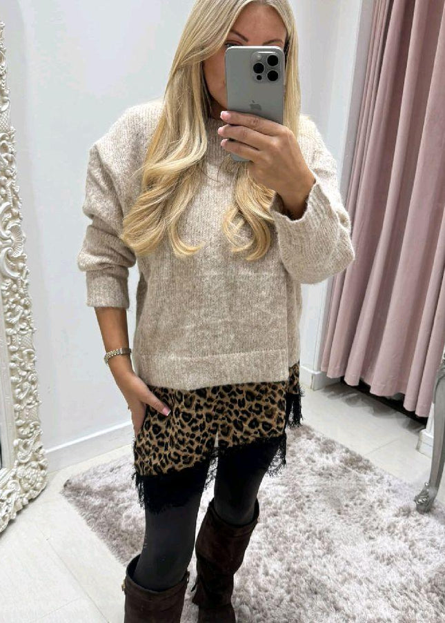 Soft Knit  Jumper Asymetric With Animal Print Black Lace