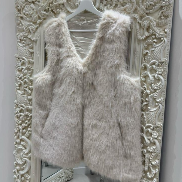 Winter ~ Luxury Faux Fur Long Line Gilet ~ Cream